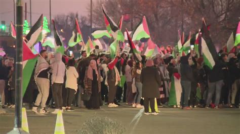 Chicagoland businesses, schools strike to call attention to thousands of Palestinian deaths